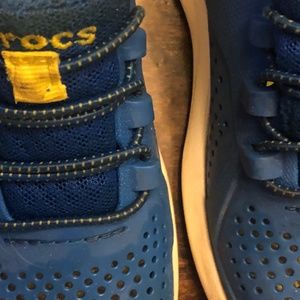 Boys Crocs tennis shoe